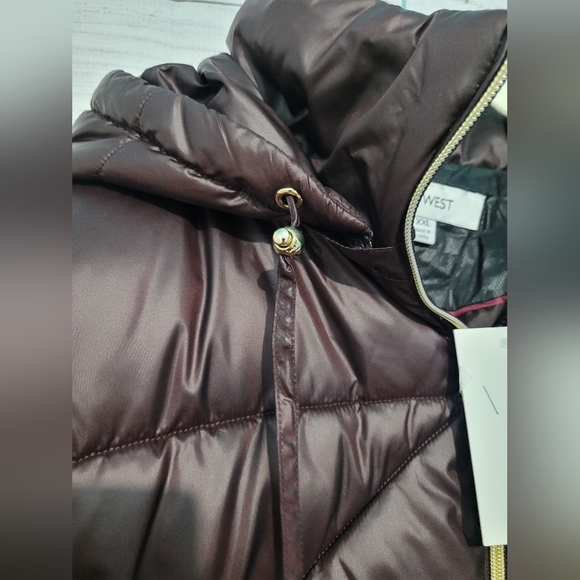 ⭐HOST PICK⭐NWT chocolate brown with gold hardware 2x puffer Jacket - Picture 11 of 16